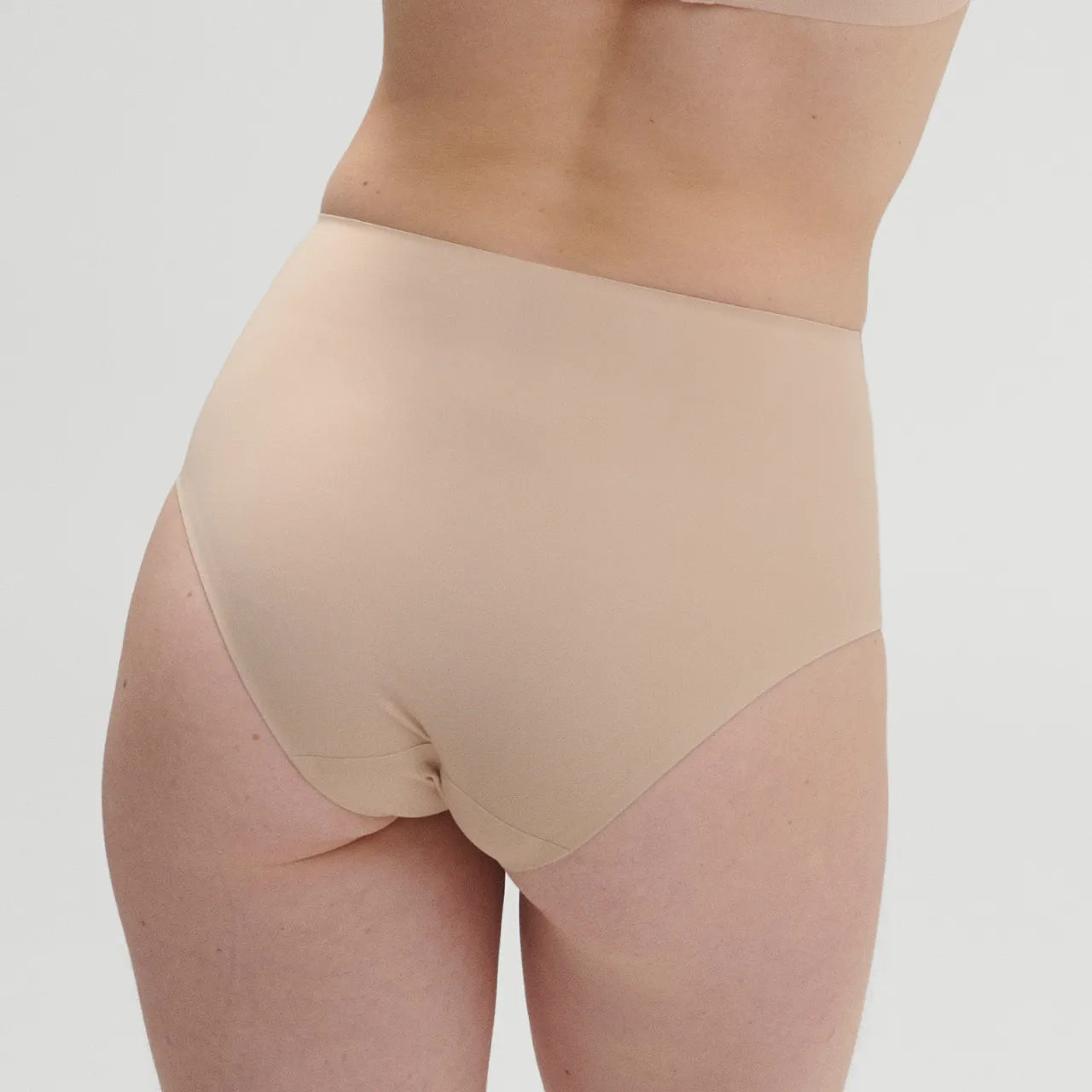 Essentiel High Waist Control Brief