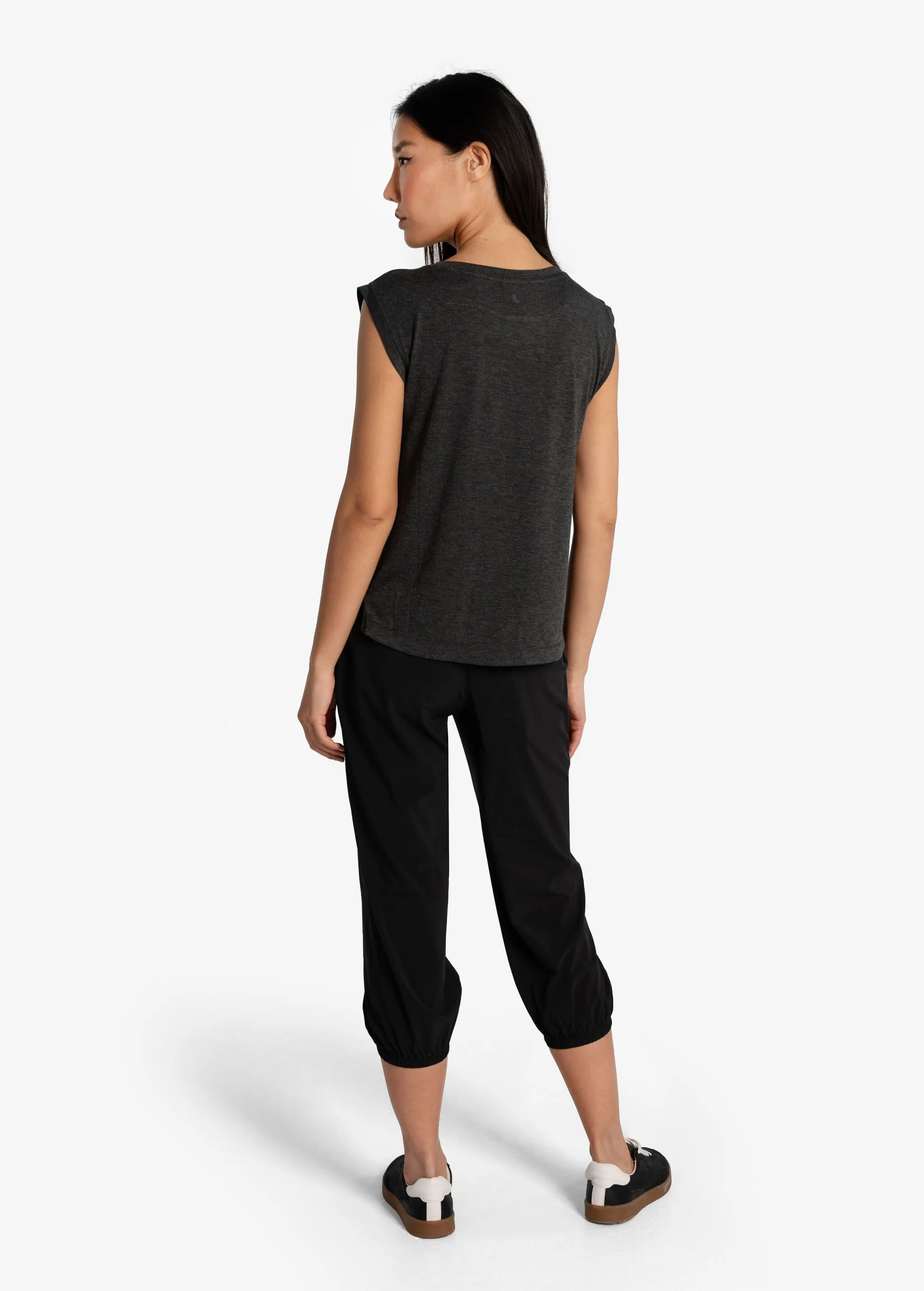 Olivie Cropped Pants