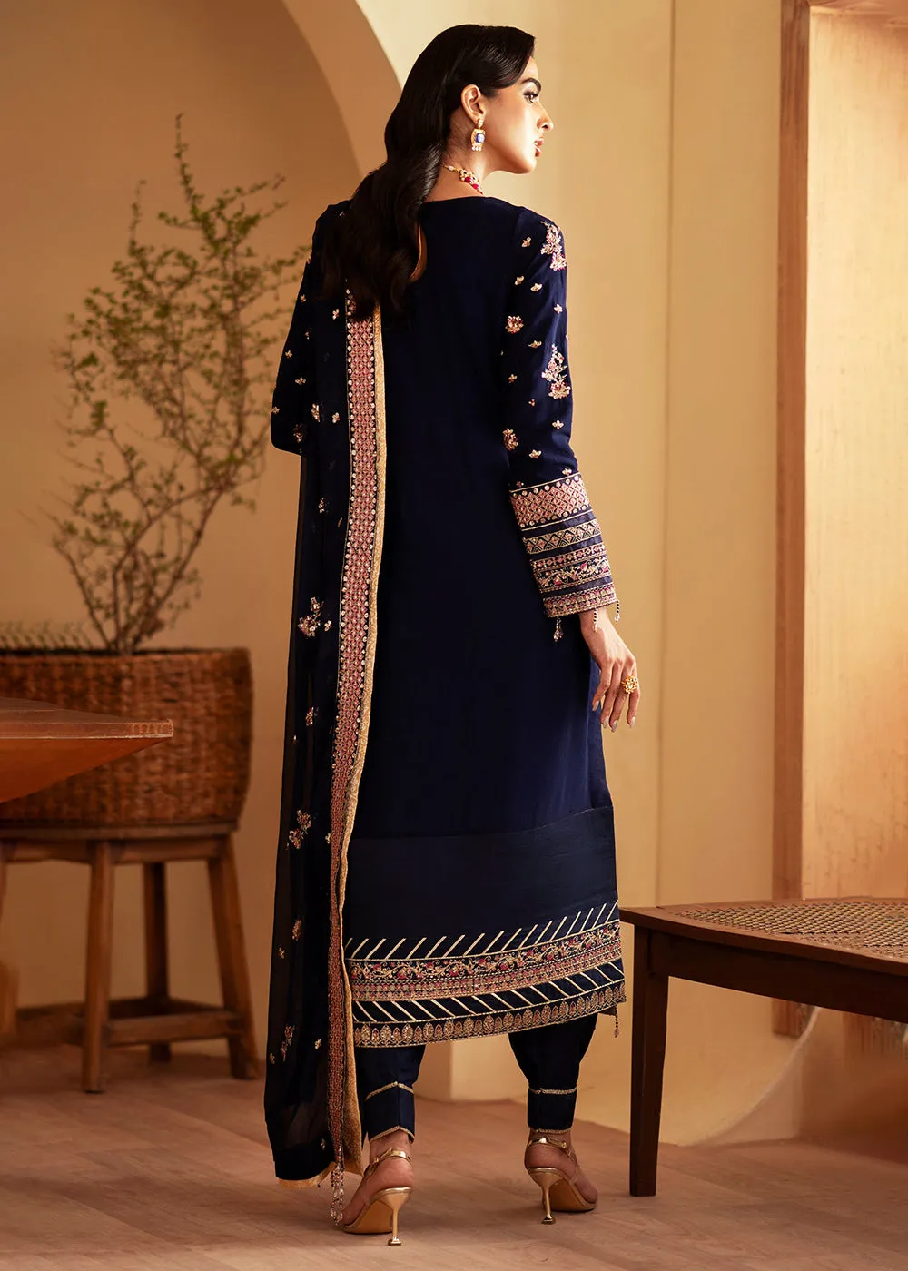 Romansiyyah Luxury Formals '24 by Emaan Adeel | NAGEENA