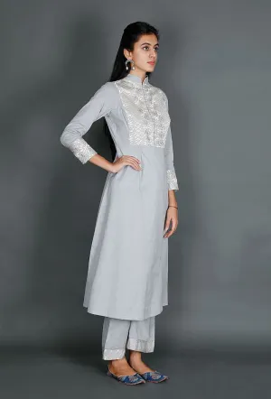 Set of 2: Grey Kurta & Pallazo With Kantha Embroidery